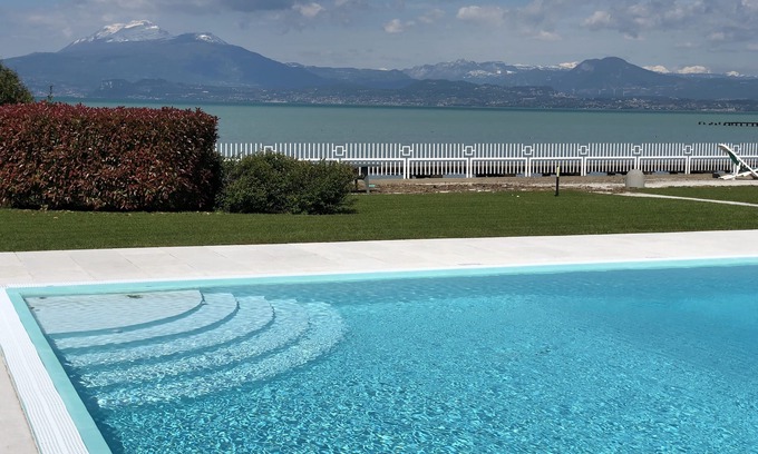 Lugana Apartment | Beautiful Lakefront Apartment with Pool & Spa Amenities