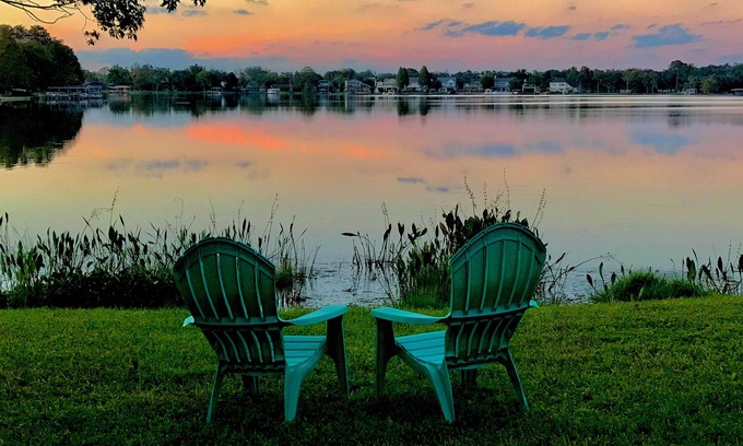 College Park House | Tranquil Lakefront Artist's Loft with Private Pool & Spa