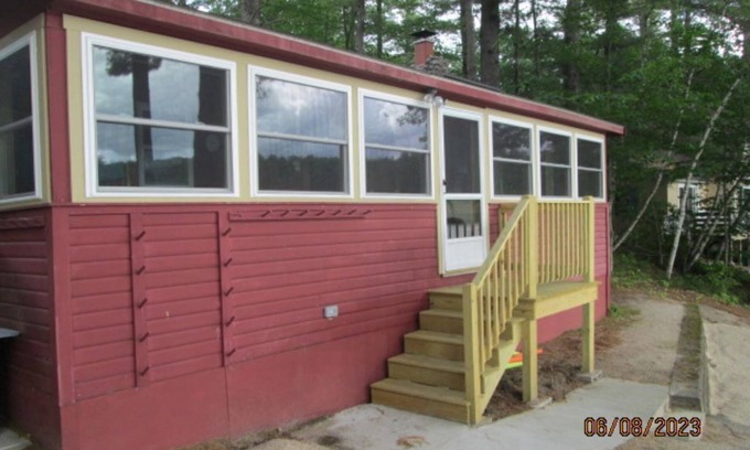 East Wakefield Cottage | Idyllic Lakefront Retreat at Belleau Lake - Book Your Escape