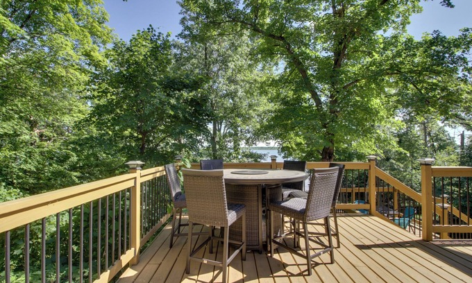 Brainerd Cabin | Scenic Lakefront Brainerd Cabin with Cozy Fireplace
