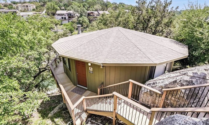 Lakeway House | Lakefront Bungalow - Shared Community Pool/Hot Tub #6