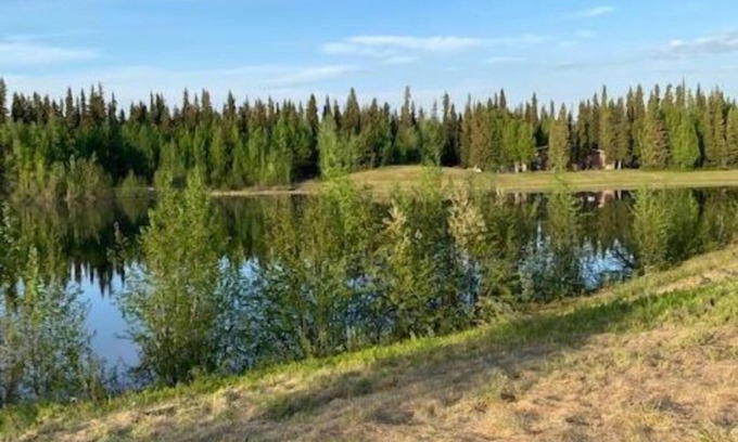 North Pole Cabin | Idyllic Lakefront Cabin Near Santa Claus House Awaits!