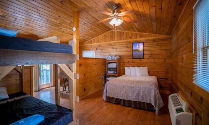 Cadiz Cabin | Picturesque Lakefront Cabin with Breathtaking Views