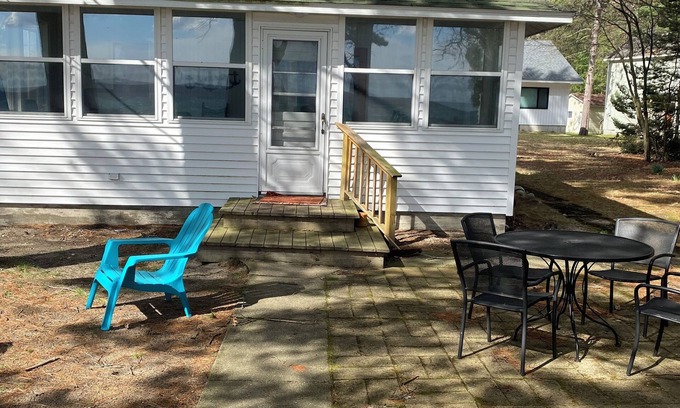 Higgins Lake Cabin | Inviting Lakefront Cabin Steps from Higgins Lake's Shoreline