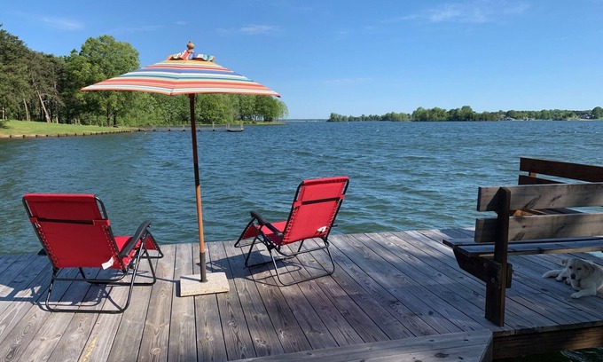 Bumpass House | Pet-Friendly Lakefront Cabin with Beach, WiFi & Kayaks