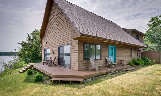 Emily Cabin | Lakefront Cabin w/ Stunning Views & Fishing Dock!
