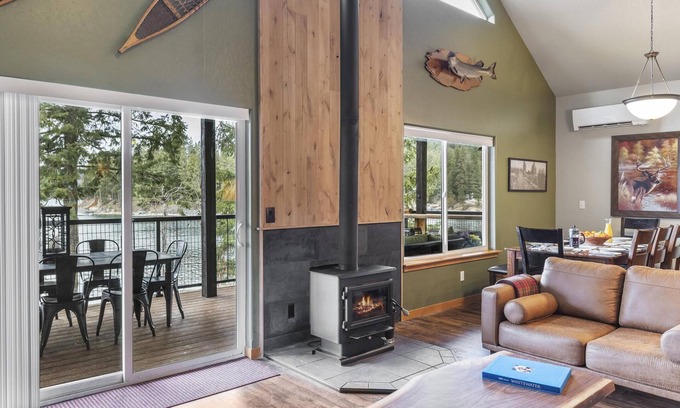Hayden Cabin | Scenic Lakefront Cabin with Decks, Firepit & Kayaks!