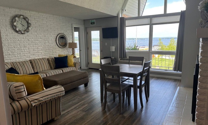 Conway Condo | Lakefront Condo on Crooked Lake: Family-Friendly Escape