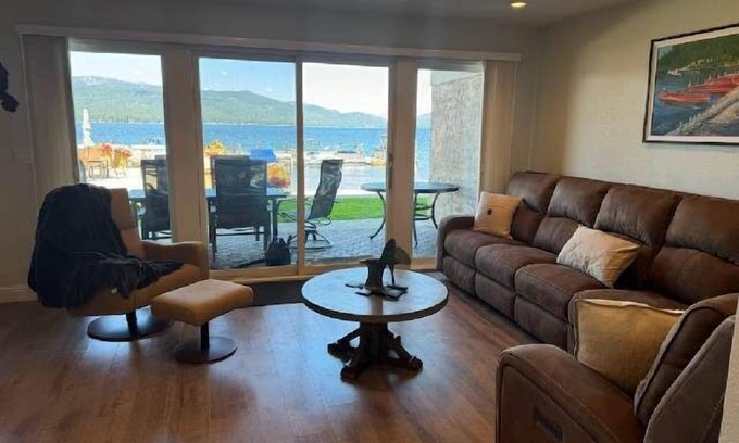McCall Condo | Scenic Lakefront Condo with Pool, Beach & Family Amenities