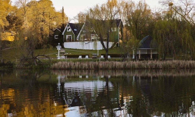 Auburn House | Pet-Friendly Lakefront Cottage with Private Pool Awaits