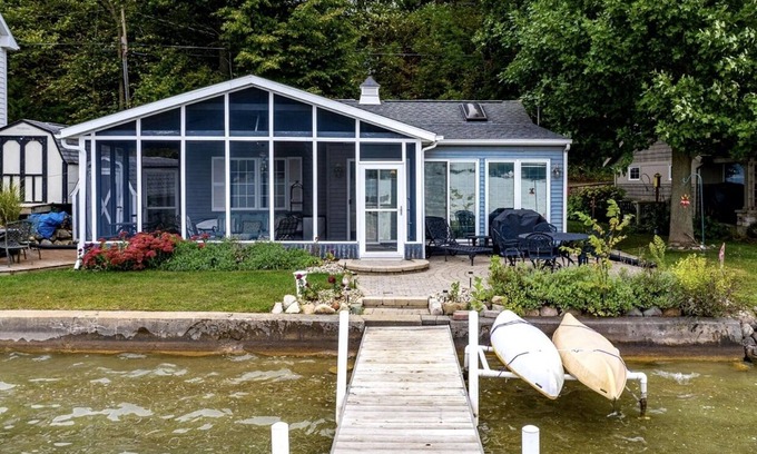 Vandalia Cottage | Lakefront Cottage on Birch Lake - Family-Friendly Retreat