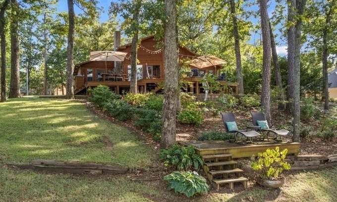 Dogwood House | Serene Lakefront Cottage with Ocean Views - Guest Rated 10/10