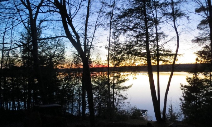 Crandon Cottage | Idyllic Lakefront Cottage with Pontoon & Pet-Friendly Perks