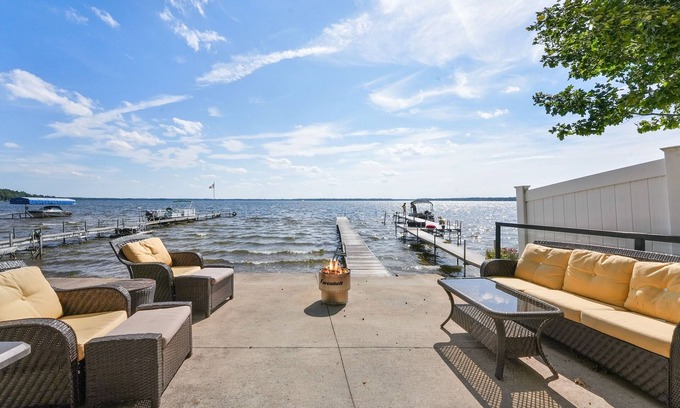 Cadillac House | Scenic Lakefront Cottage with Breathtaking Sunset Views