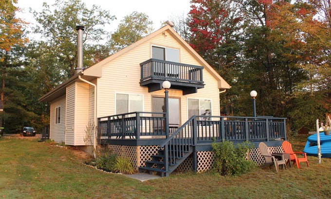 Lake Manuka Cottage | Pet-Friendly Lakefront Cottage with Deck & Firepit