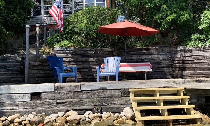 Ponds of Plymouth Cottage | Idyllic Lakefront Cottage with Beach and Dock Access
