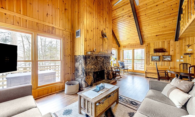 Lac du Flambeau Cottage | Idyllic Lakefront Retreat: Dog-Friendly with Canoe & Sauna
