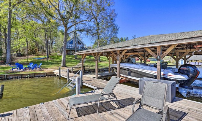 Eatonton House | Lakefront Getaway in Eatonton: Family-Friendly Retreat
