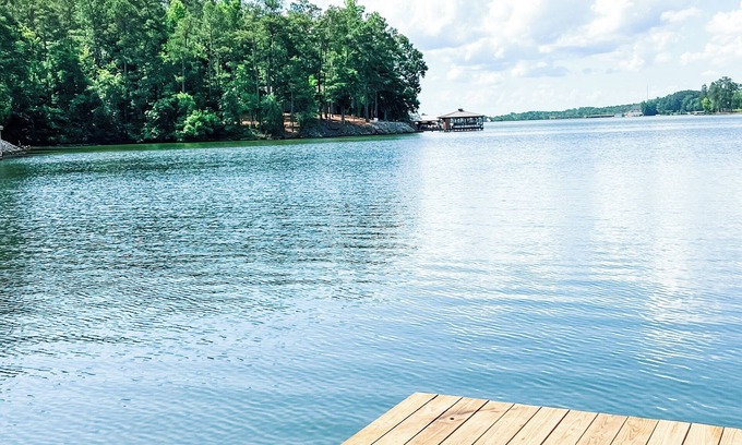 Monticello Cottage | Guest Rated 10/10: Lakefront Escape at The Little Villa
