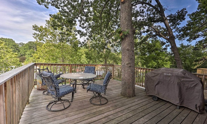 Tia Juana Cottage | Scenic Lakefront Eucha Escape with Boat Slip & Ocean Views