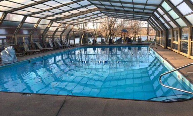 Cadiz Cottage | Lakefront Family Fort 79: Dog-Friendly & Pool Access