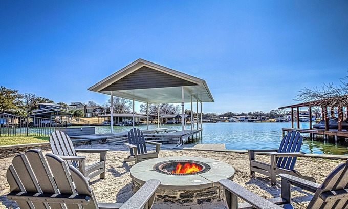 Granite Shoals House | Lakefront Family Home for 12, w Picturesque Views & Patio