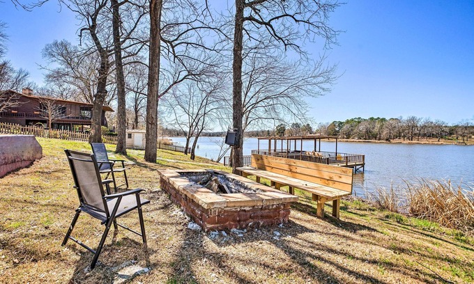 Fort Towson House | Scenic Lakefront Home with Private Dock & Pet-Friendly Comfort