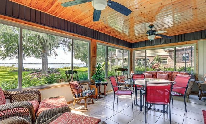 Florida South Atlantic Coast House | Lakefront Frostproof Getaway with Beach and Spa Amenities