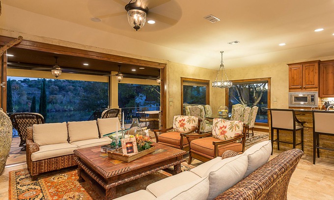 Horseshoe Bend Estates House | Idyllic Lakefront Retreat on Beautiful Lake Austin