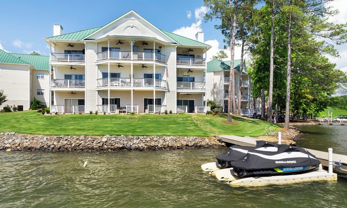 Dadeville Condo | Discover Lake Martin at Sunset Point - Rated 9.8/10!
