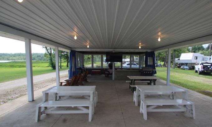 Waterford House | Lakefront Getaway: Family-Friendly Retreat Near Pittsburgh