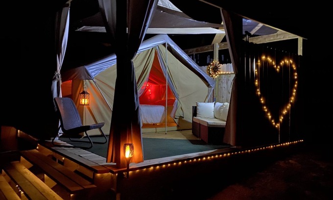 Mouth Of Pedernales Bed & Breakfast | Experience Lakefront Glamping in a Magical Retreat