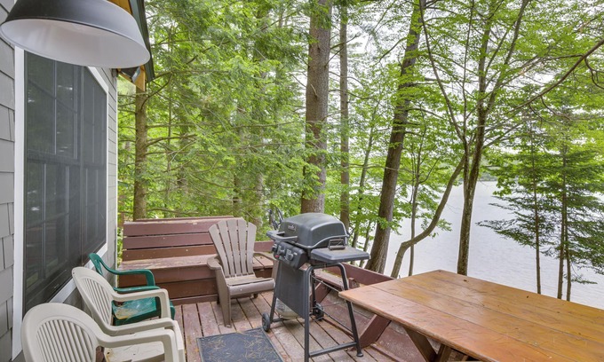 Turner Cabin | Scenic Lakefront Cabin with Canoe & Boat Ramp - Rated 9.6