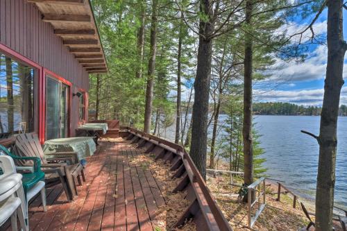 Turner House | Exceptional Lakefront Hartford Cabin with Canoe Access
