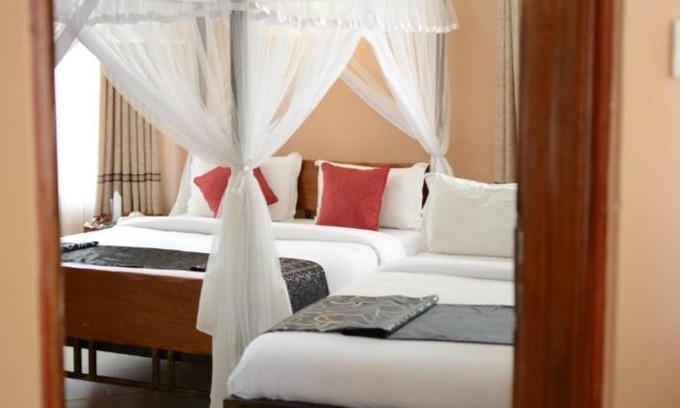 Naivasha Hotel | Tranquil Lakefront Haven at Burch's Resort with Pool & Kitchen