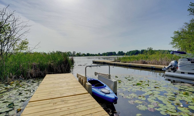 Hartford House | Lakefront Home in Hartford: Hot Tub, Kayaks & Dock