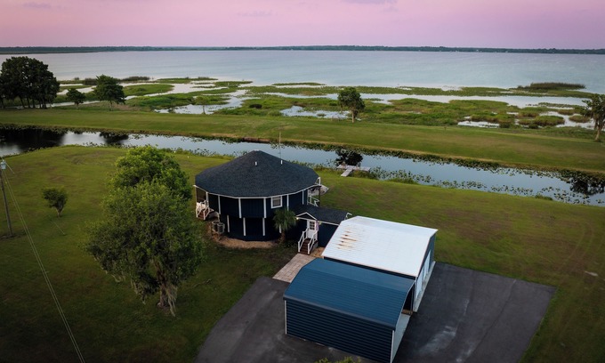 Fedhaven House | Experience Breathtaking Lakefront Views and Family-Friendly Fun!