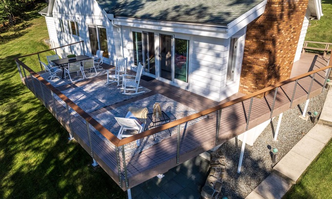Lake Winola House | Tranquil Lakefront Home in Lake Winola, PA - 10/10 Rated