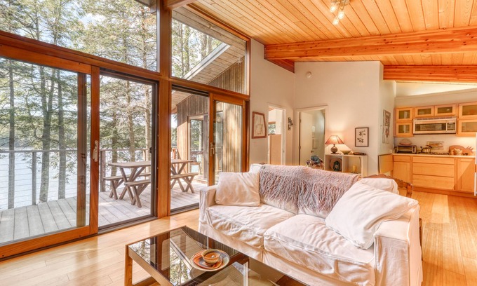 Edgecomb Cottage | Lakefront Retreat with Gorgeous Water Views & Pet-Friendly Amenities