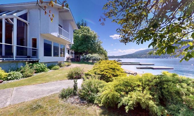 Christina Lake House | Lakefront home w/private dock, buoy, fire pit, deck, BBQ, WiFi & enclosed yard