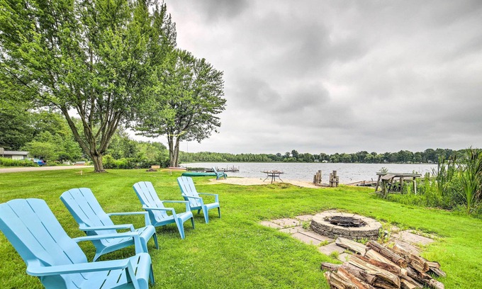 Ada House | Lakefront Home w/ Dock & Grill ~ 8 Mi to Ada!