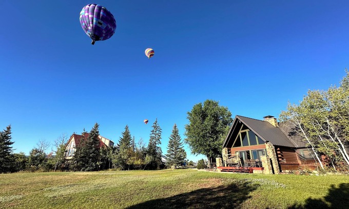 Pagosa Springs House | Scenic Lakefront Retreat with Pool and Golf Course Views