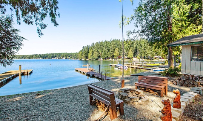 Grapeview House | Enchanting Lakefront Retreat with Beach Access & Firepit