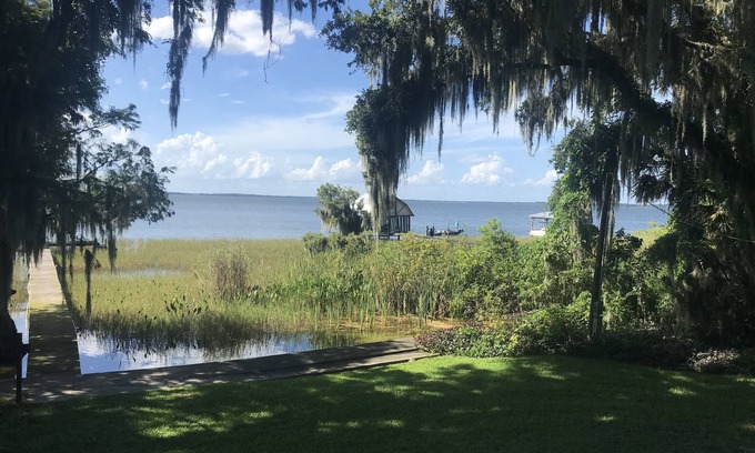 Yalaha House | Lakefront Retreat: Boat Dock, Pet-Friendly & 9.8 Rated