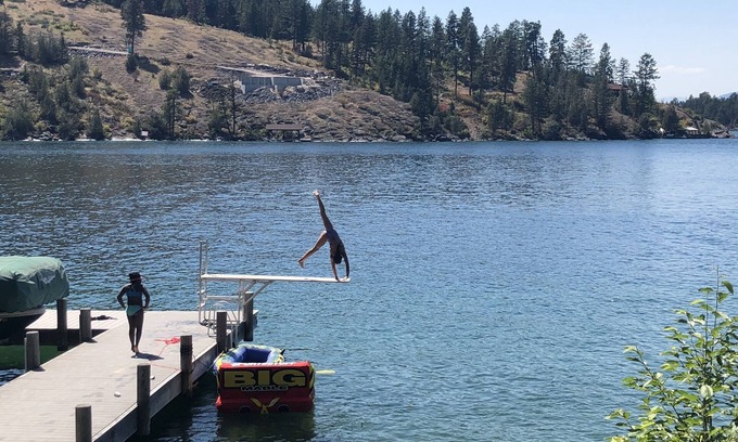 Polson House | Lakefront Retreat on Flathead Lake with Hot Tub & Guest House