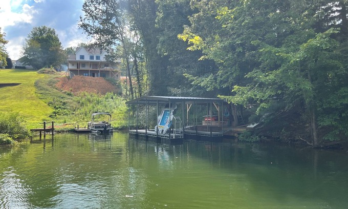 Winchester House | Cozy Lakefront Retreat with Dock & Pool - 10/10 Guest Rated