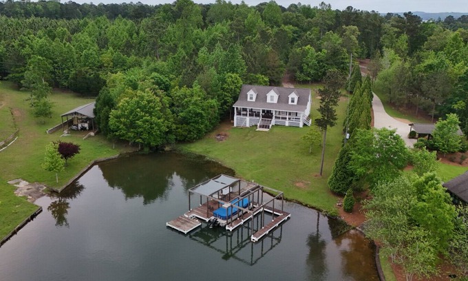 Dadeville House | Lakefront Home with Views - Dock & Boat Rental