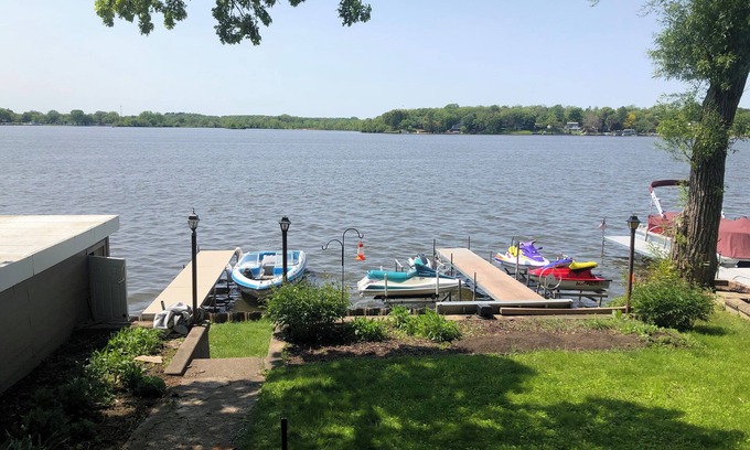 Wonder Lake House | Pet-Friendly Lakefront Home near Lake Geneva & Twin Lakes