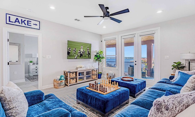 Horseshoe Bay Condo | Lakefront| Horseshoe Bay Resort| Shared Pool| Dock