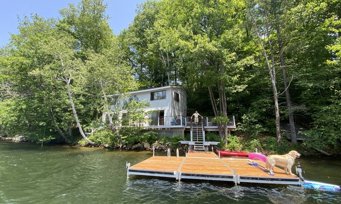 Ludlow House | Waterfront House: Unplug and Enjoy Family Time Together